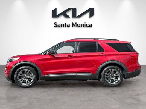 Used 2021 Ford Explorer XLT w/ Equipment Group 202A RWD image 3