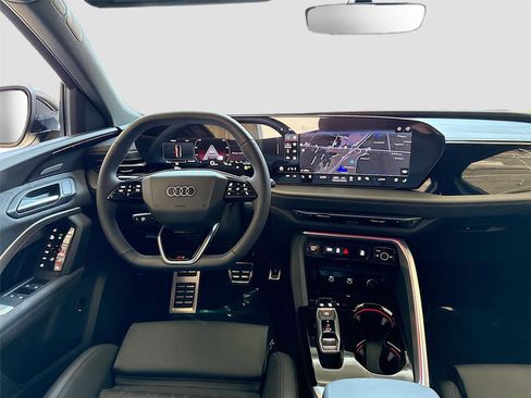 Certified 2025 Audi SQ5 Premium Plus AWD/4WD image 23