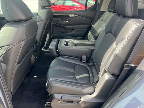 New 2025 Honda Pilot Touring image 11