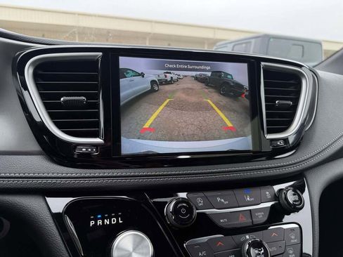 New 2026 Chrysler Pacifica Select image 34