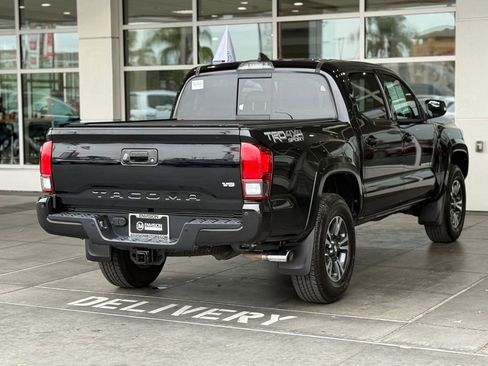 Used 2019 Toyota Tacoma TRD Sport image 13