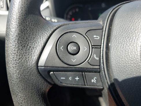 Used 2025 Toyota RAV4 XLE FWD image 18