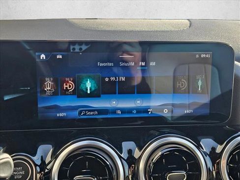 Used 2025 Mercedes-Benz GLA 250 4MATIC image 24