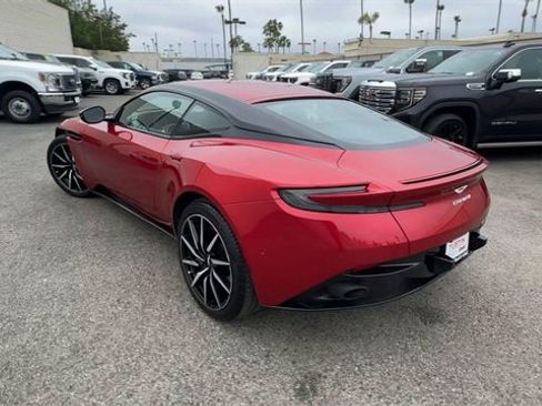 Used 2020 Aston Martin DB11 Coupe image 6