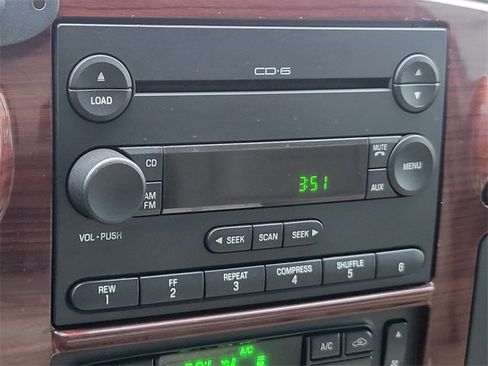 Used 2006 Ford F350 4x4 Crew Cab DRW Super Duty image 25