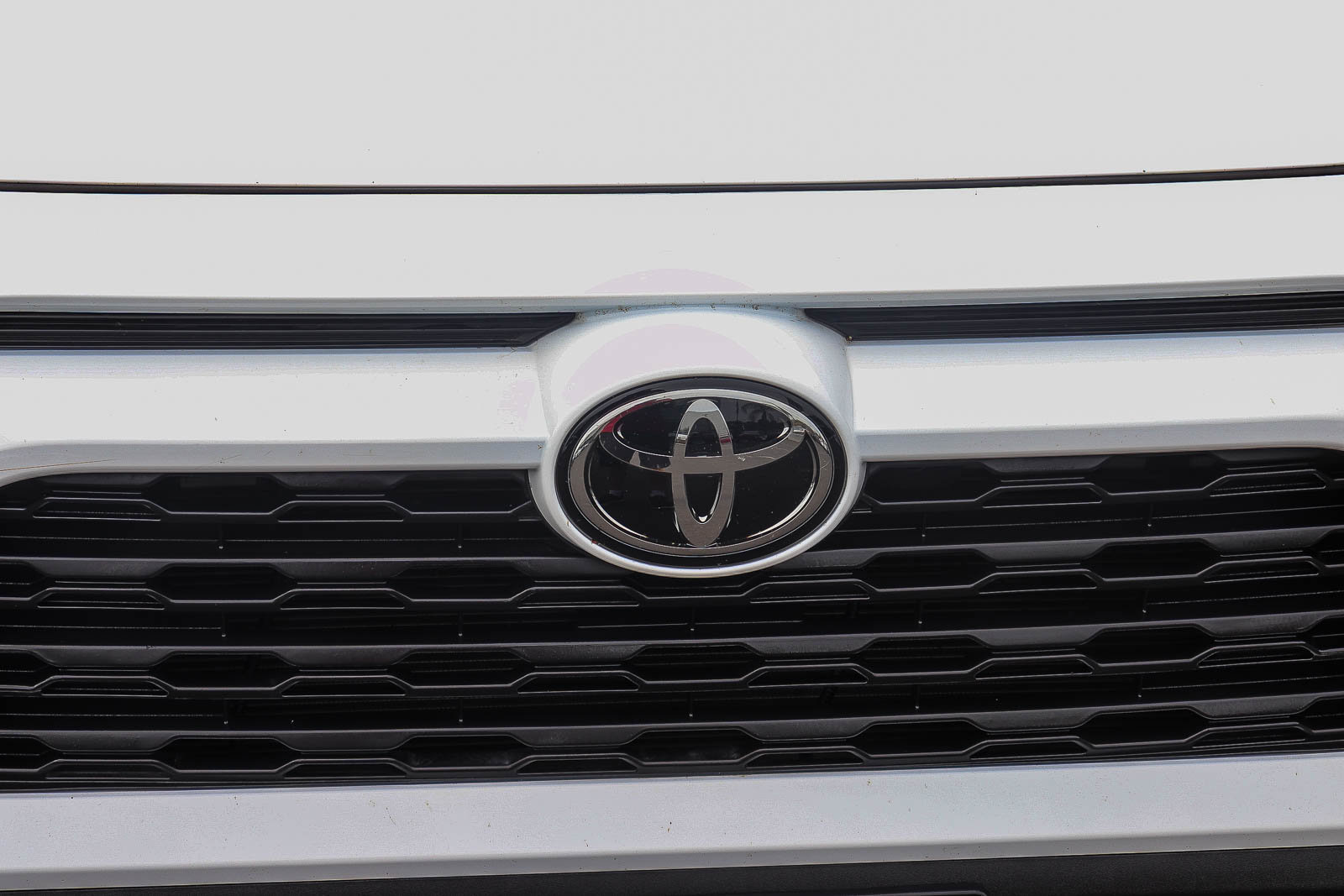 Used 2025 Toyota RAV4 LE FWD image 13