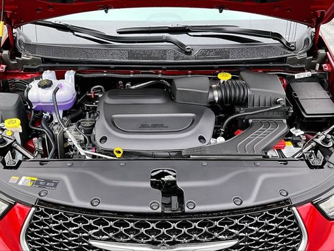 New 2026 Chrysler Pacifica Pinnacle AWD/4WD image 9