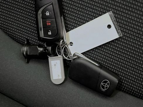 Used 2025 Toyota RAV4 LE AWD/4WD image 35