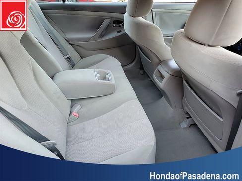 Used 2010 Toyota Camry image 20