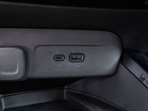 New 2025 Chevrolet Trax RS w/ Sunroof Package image 27