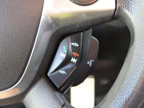 Used 2014 Ford Focus SE FWD image 18