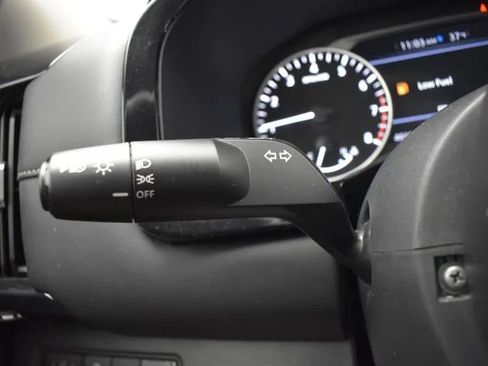 Used 2025 Nissan Pathfinder SV image 25