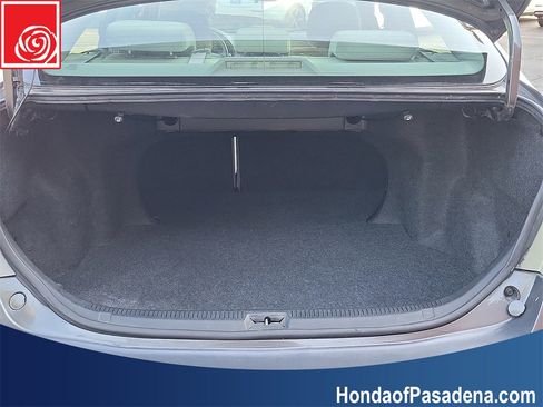 Used 2010 Toyota Camry image 22