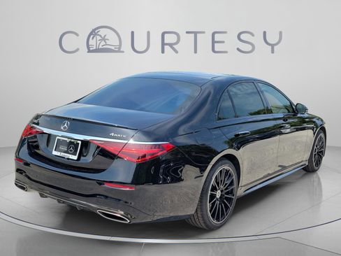 Used 2023 Mercedes-Benz S 500 4MATIC image 4
