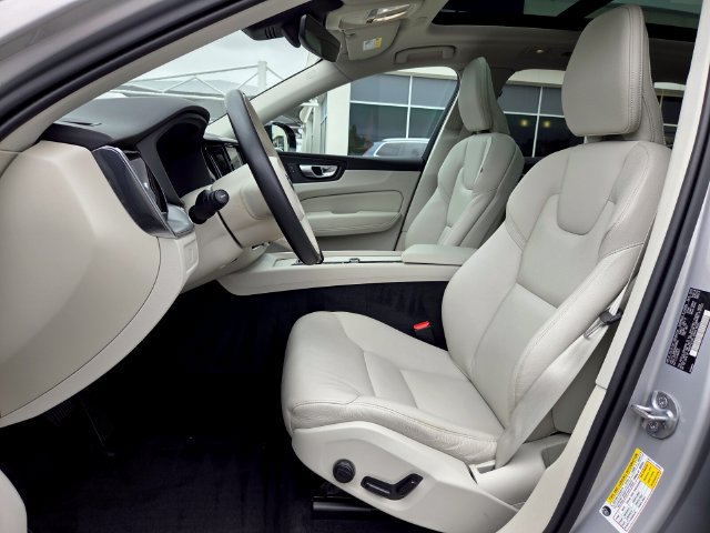 Certified 2024 Volvo XC60 B5 Core w/ Protection Package Premier AWD/4WD image 9