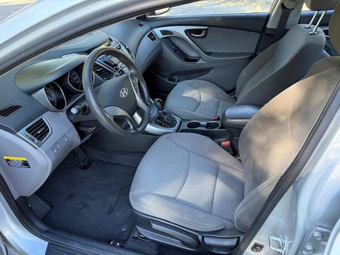 Used 2016 Hyundai Elantra SE image 5