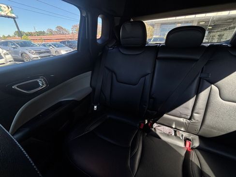 Used 2025 Jeep Compass Limited AWD/4WD image 45
