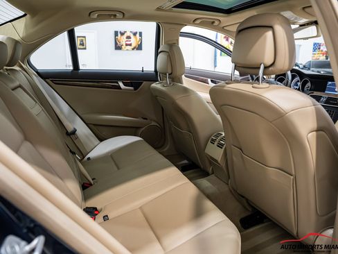 Used 2013 Mercedes-Benz C 250 Sedan image 7