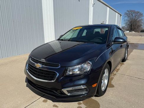 Used 2016 Chevrolet Cruze LT image 3