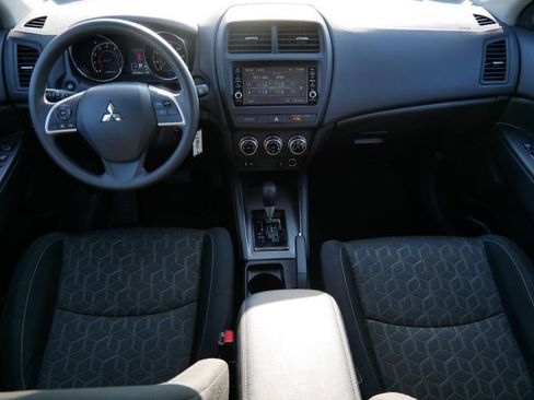 Used 2025 Mitsubishi Outlander Sport ES image 12