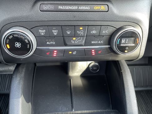 Used 2020 Ford Escape SEL image 39