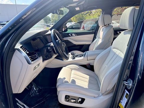 Used 2021 BMW X5 M50i w/ Executive Package image 12