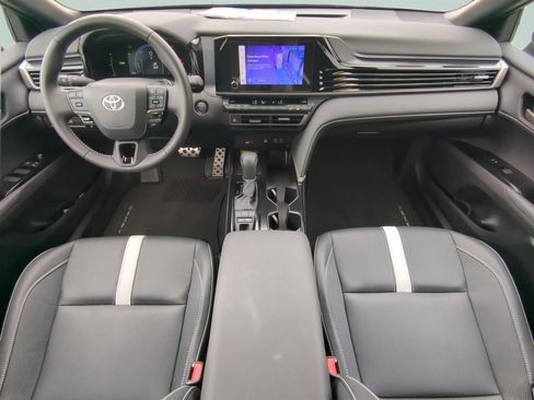 Used 2025 Toyota Camry SE FWD image 10