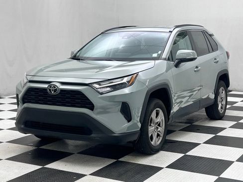 Used 2023 Toyota RAV4 XLE AWD/4WD image 4