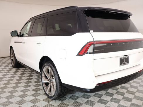 New 2026 Lincoln Navigator Black Label AWD/4WD image 25