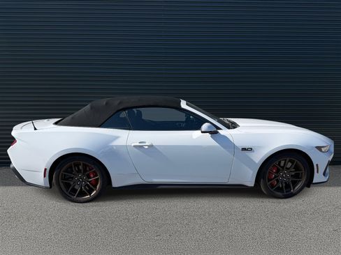 Used 2025 Ford Mustang GT Premium image 8