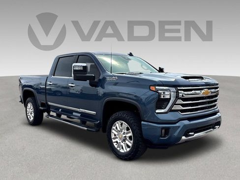 Used 2025 Chevrolet Silverado 2500 High Country w/ Technology Package AWD/4WD image 1
