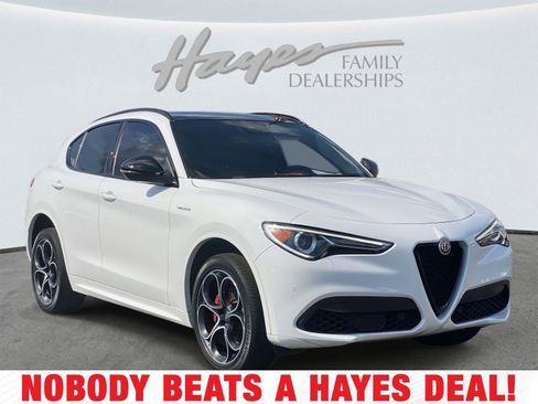 Used 2022 Alfa Romeo Stelvio Veloce image 1