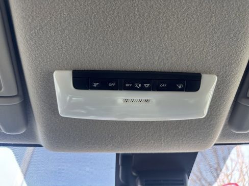 Used 2024 Nissan Versa SV w/ Trunk Package image 17