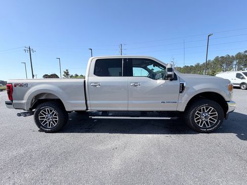 Used 2017 Ford F250 Lariat w/ Lariat Ultimate Package AWD/4WD image 4