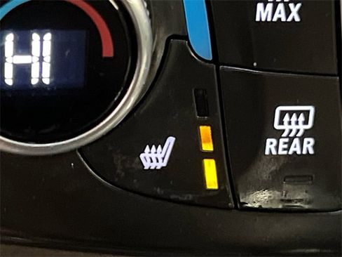 Used 2020 Chevrolet Traverse LT image 28