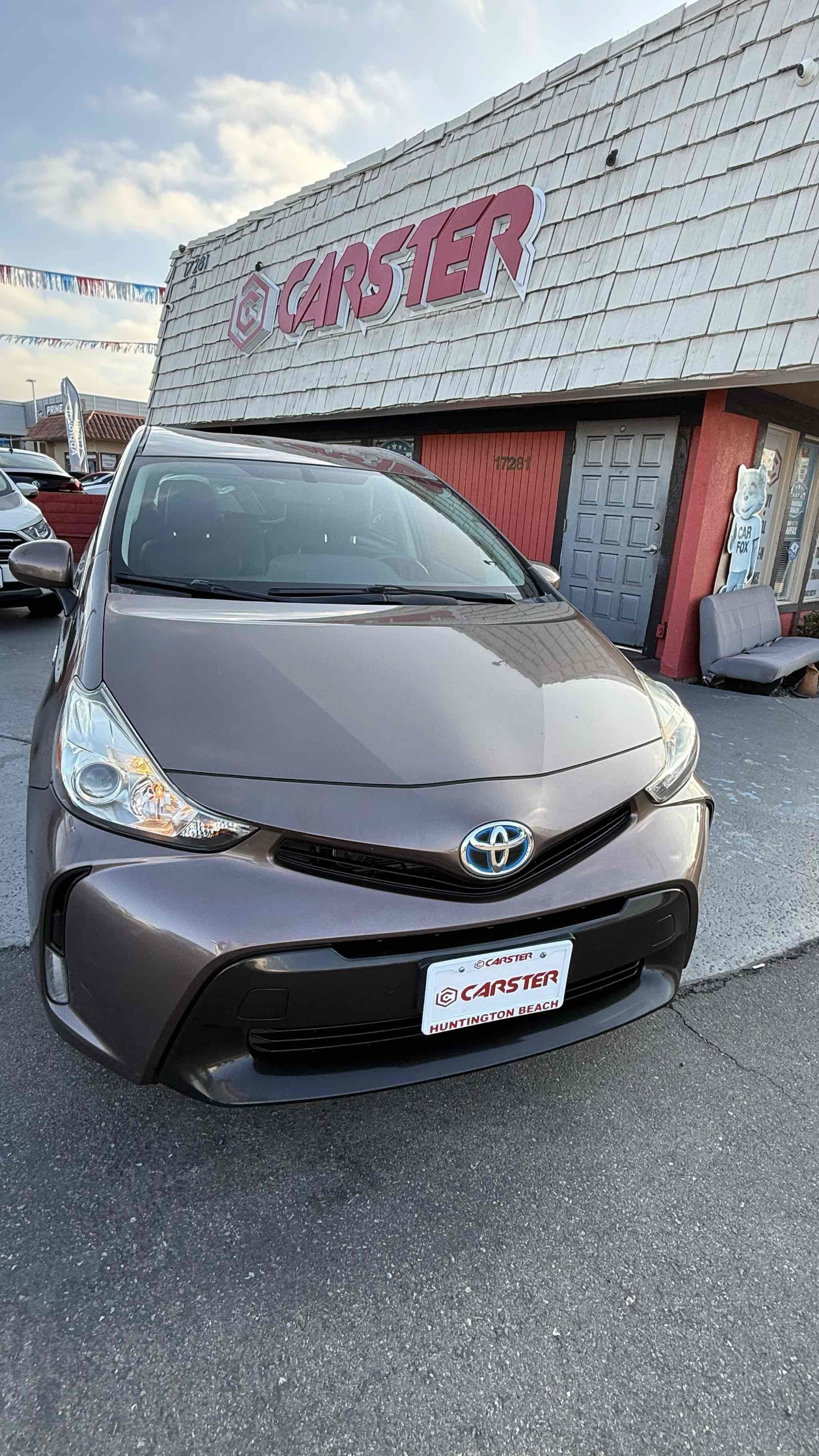 Used 2017 Toyota Prius V Four FWD image 14