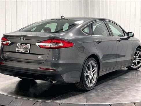 Used 2019 Ford Fusion SEL image 13
