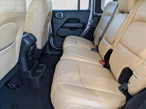Used 2019 Jeep Wrangler Unlimited Sahara AWD/4WD image 17