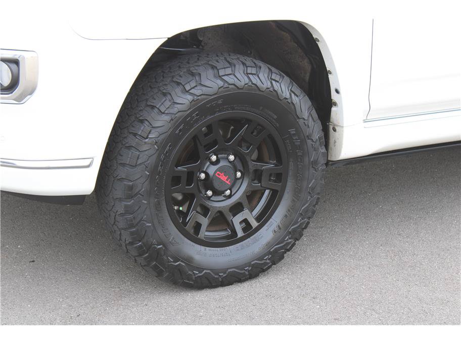 Used 2016 Toyota 4Runner Limited AWD/4WD image 6
