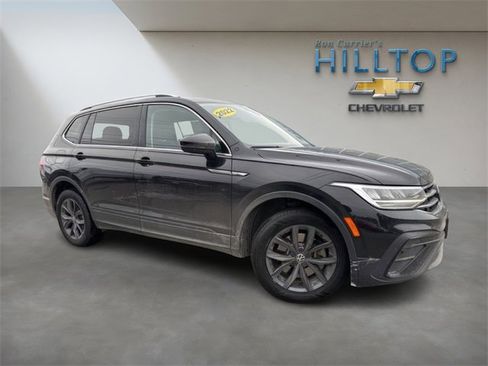 Used 2022 Volkswagen Tiguan SE image 2