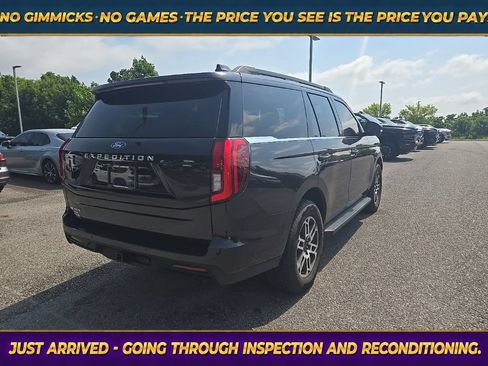 Used 2025 Ford Expedition Active RWD image 7