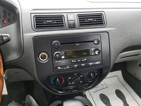 Used 2007 Ford Focus SE image 12