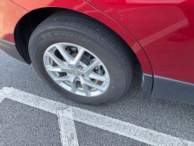 Used 2023 Chevrolet Equinox LT FWD image 12