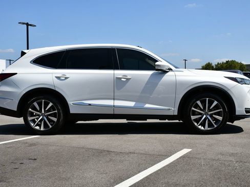 Used 2025 Acura MDX w/ Technology Package FWD image 11