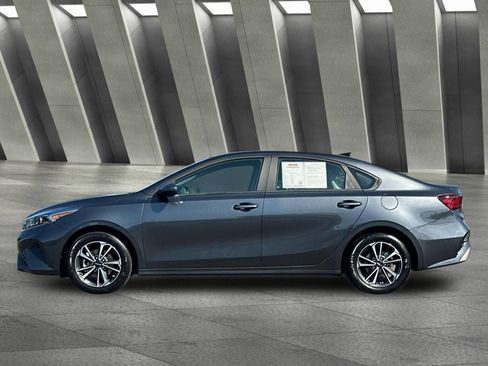 Used 2024 Kia Forte LXS w/ LXS Technology Package FWD image 6