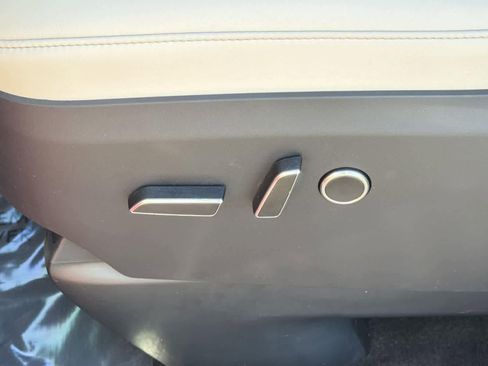 Used 2023 Tesla Model X Plaid image 24