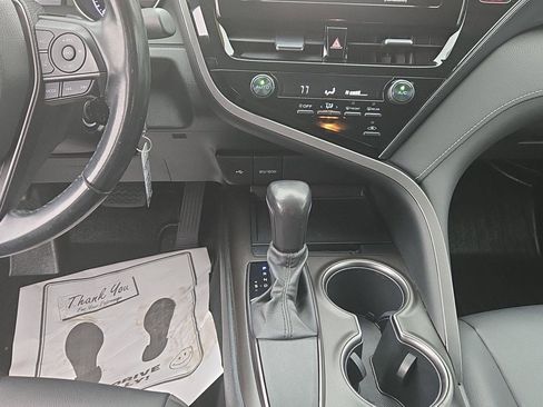 Used 2021 Toyota Camry SE image 17