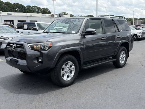 Used 2022 Toyota 4Runner SR5 Premium AWD/4WD image 5