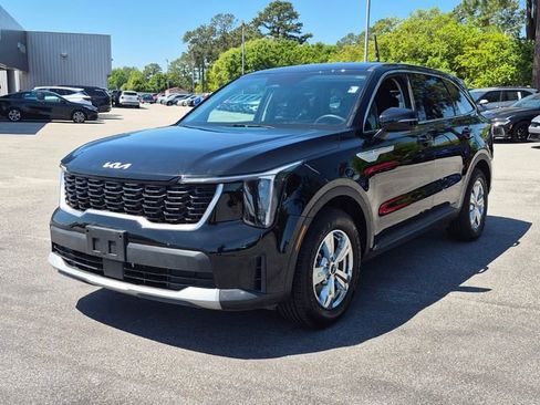 Used 2024 Kia Sorento LX FWD image 6