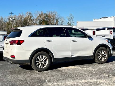 Used 2020 Kia Sorento LX w/ LX I4 Convenience Package image 3